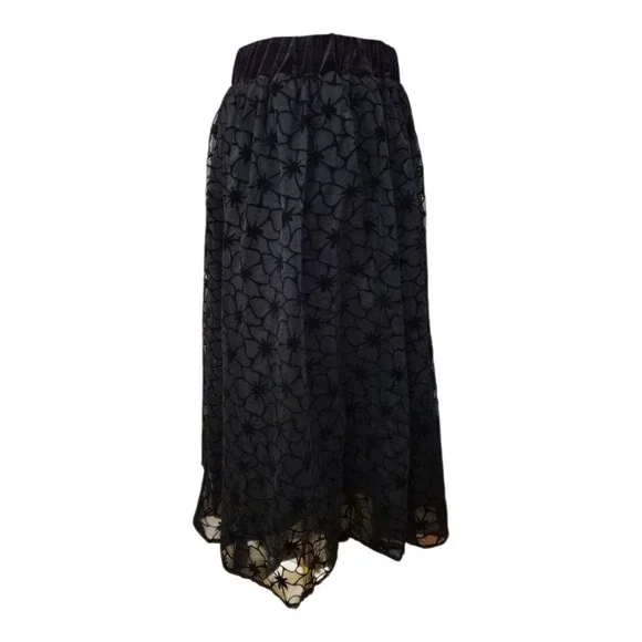NWT Draper James RSVP Women's Skirt Medium Black Floral Velvet Overlay A-Line Mi - Picture 3 of 5